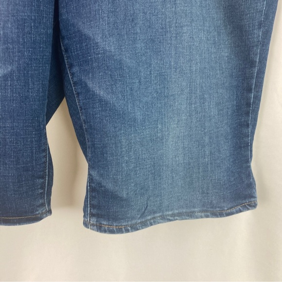 LEVI Strauss & Co Bermuda Shorts size 33 - Picture 4 of 11